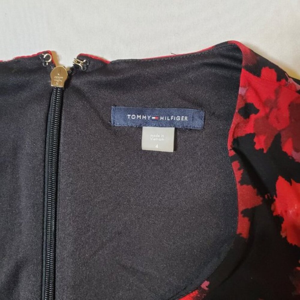 Tommy Hilfiger Women Dress Size 4 Red Floral A-Line V-Neck Knee Length - Picture 12 of 14